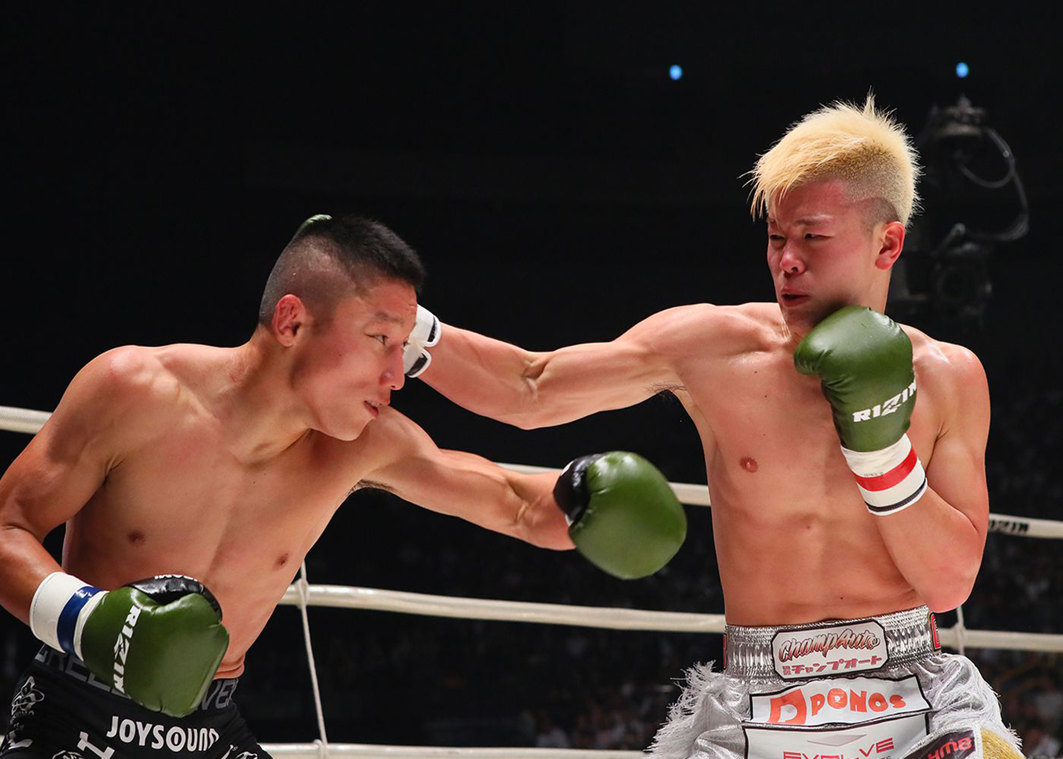 Trận đấu với Tenshin Nasukawa là minh chứng cho sự đa năng của Horiguchi với nhiều thể loại võ khác nhau. Ảnh: Rizin