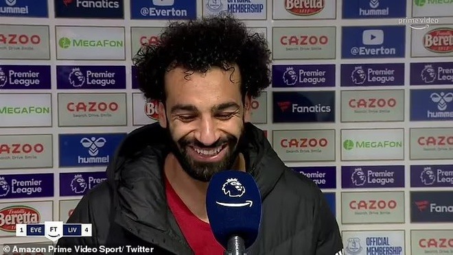 Salah chỉ mỉm cười khiêm tốn khi nói về cuộc tranh cãi