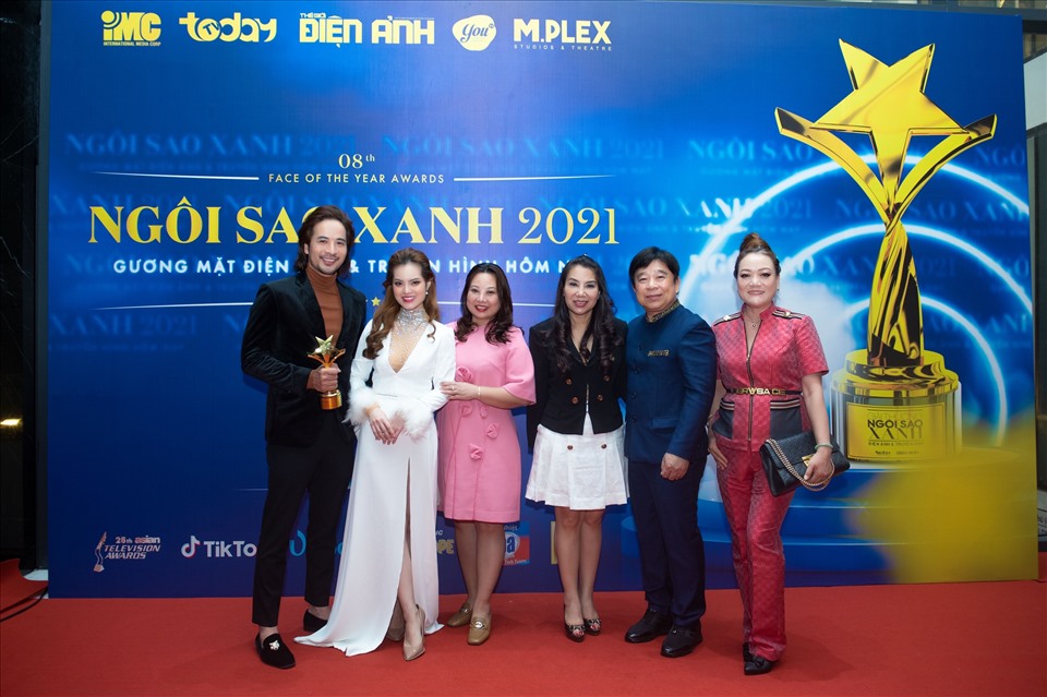 Đoàn Minh Tài, ca sĩ Sunny Đan Ngọc, Mẹ KimThanh, Ông Lâm Chí Thiện trưởng ban tổ chức giải thưởng Ngôi sao xanh và phu nhân, Nhà thiết kế Oanh Phan