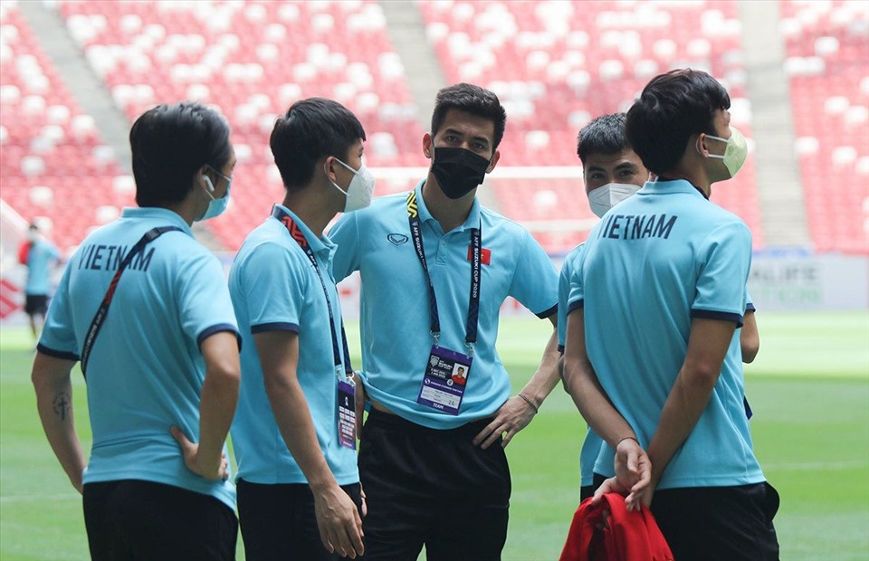 Tuyển Việt Nam là đội duy nhất trong 4 đội vào bán kết chưa đá trận nào trên sân National và chỉ được “đi dạo” để làm quen. Ảnh: Fox24