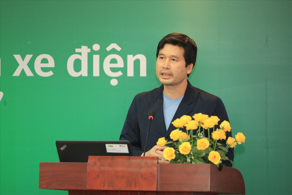 TS Nguyễn Quốc Khánh phát biểu tại hội thảo về xe điện. Ảnh: HH