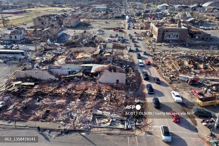 Hậu quả kinh hoàng của lốc xoáy ở Mayfield, Kentucky. Ảnh: AFP