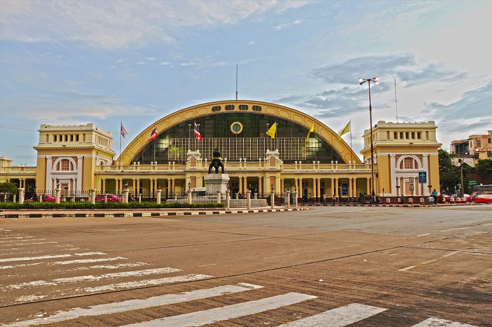 Nhà ga Hum Long là ga trung tâm ở thủ đô Bangkok. Ảnh: Wiki