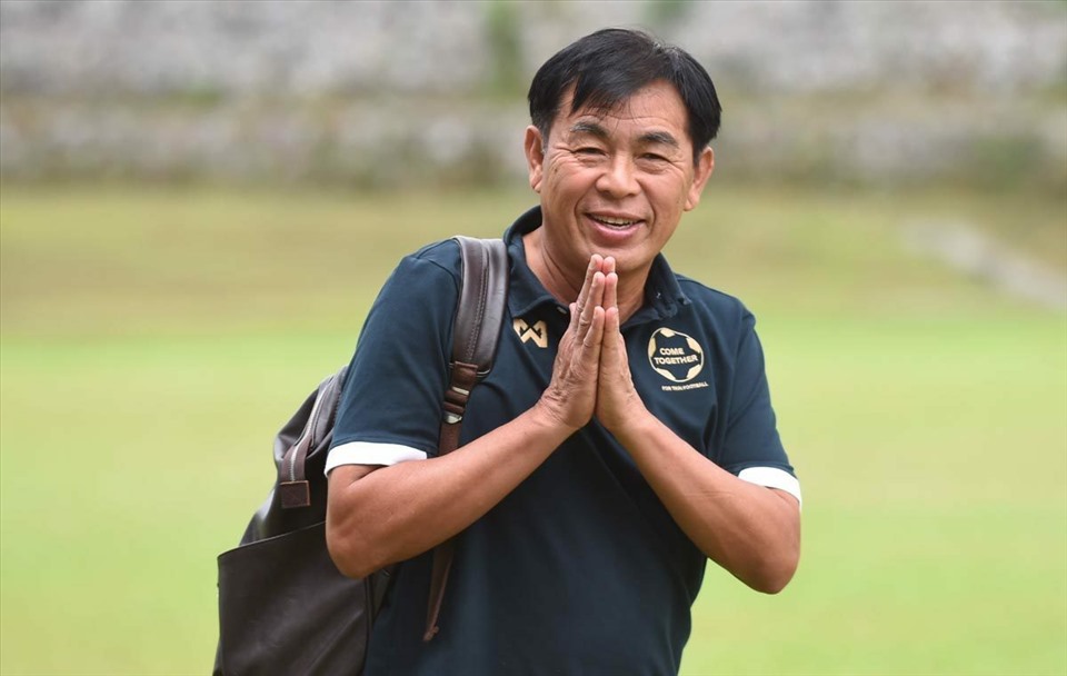Cựu huấn luyện viên tuyển Thái Lan Witthay Laohakul tin đội nhà sẽ thắng tuyển Việt Nam ở bán kết. Ảnh: Matichon