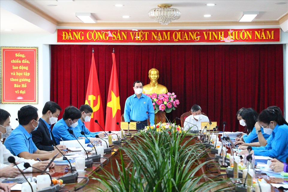Chủ tịch Tổng LĐLĐVN Nguyễn Đình Khang phát biểu tại buổi làm việc. Ảnh: Hà Anh Chiến
