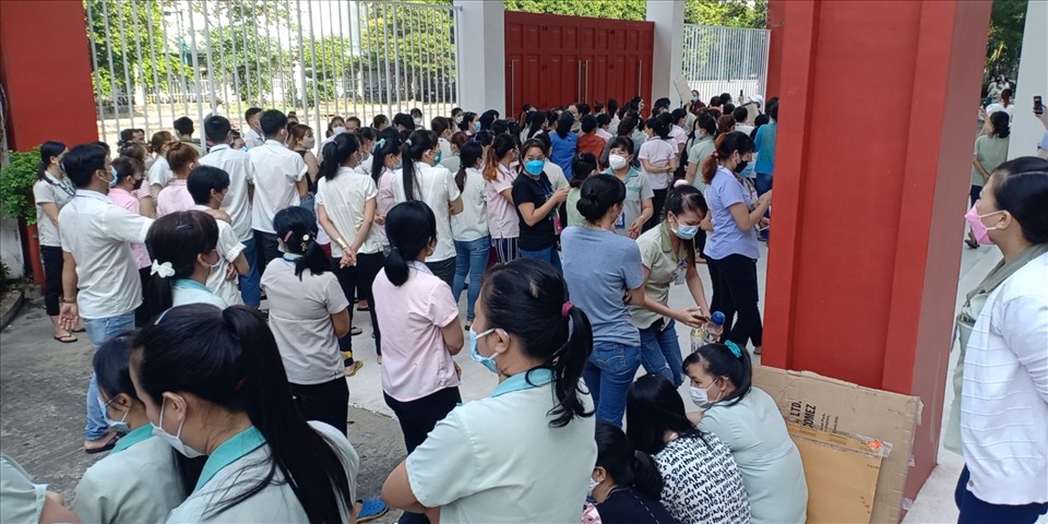 Công nhân xưởng đế 2F của Công ty TNHH Nobland Việt Nam tiếp tục ngừng việc vào ngày 25.12. Ảnh: CTV
