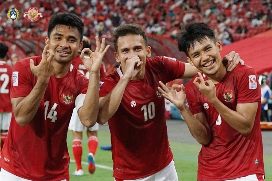 Tuyển Indonesia vượt qua Singapore để giành vé chơi trận chung kết AFF Cup 2020. Ảnh: AFP