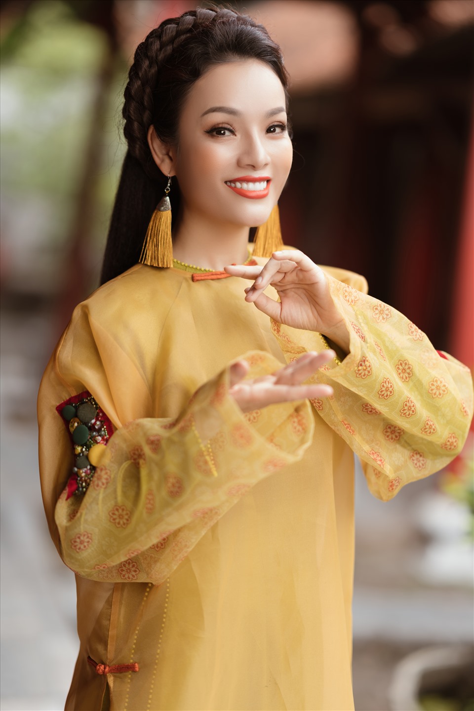 Nữ ca sĩ Tân Nhàn dành khá nhiều tâm huyết với MV xẩm “Công cha ngãi mẹ sinh thành”. Ảnh: Hòa Nguyễn