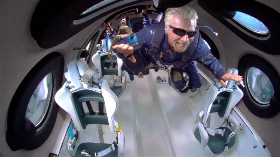 Tỉ phú Richard Branson - người sáng lập Virgin Galactic - trong chuyến du hành không gian ngày 11.7.2021. Ảnh: Virgin Galactic