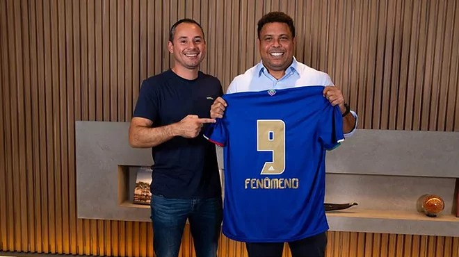 Ngay sau khi sở hữu Cruzeiro, Ronaldo đang cân nhắc sa thải huấn luyện viên Vanderlei Luxemburgo do thành tích bết bát của câu lạc bộ. Ảnh: Cruzeiro