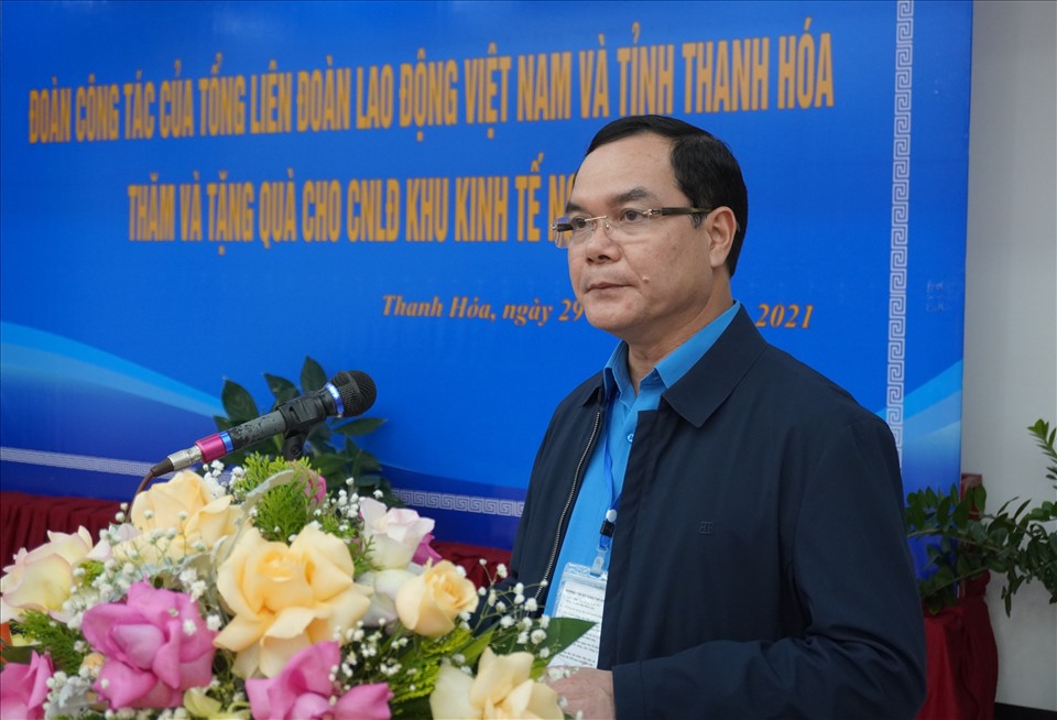 Chủ tịch Tổng LĐLĐ Việt Nam Nguyễn Đình Khang phát biểu tại chương trình. Ảnh: Q.D
