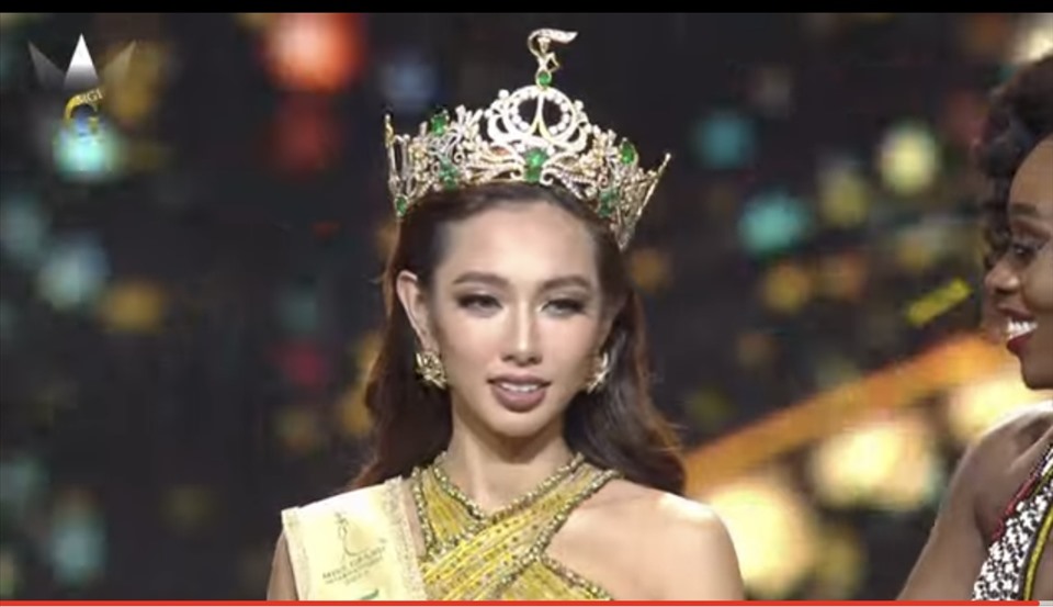 Với những phần thể hiện xuất sắc Thuỳ Tiên chính thức đăng quang Miss Grand International 2021, lập kỳ tích cho nhan sắc Việt. Ảnh: CMH