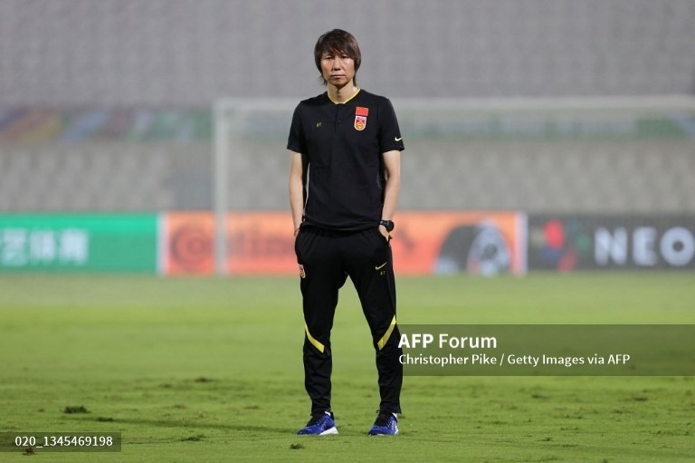 Ông Li Tie từ chức huấn luyện viên trưởng tuyển Trung Quốc. Ảnh: AFP