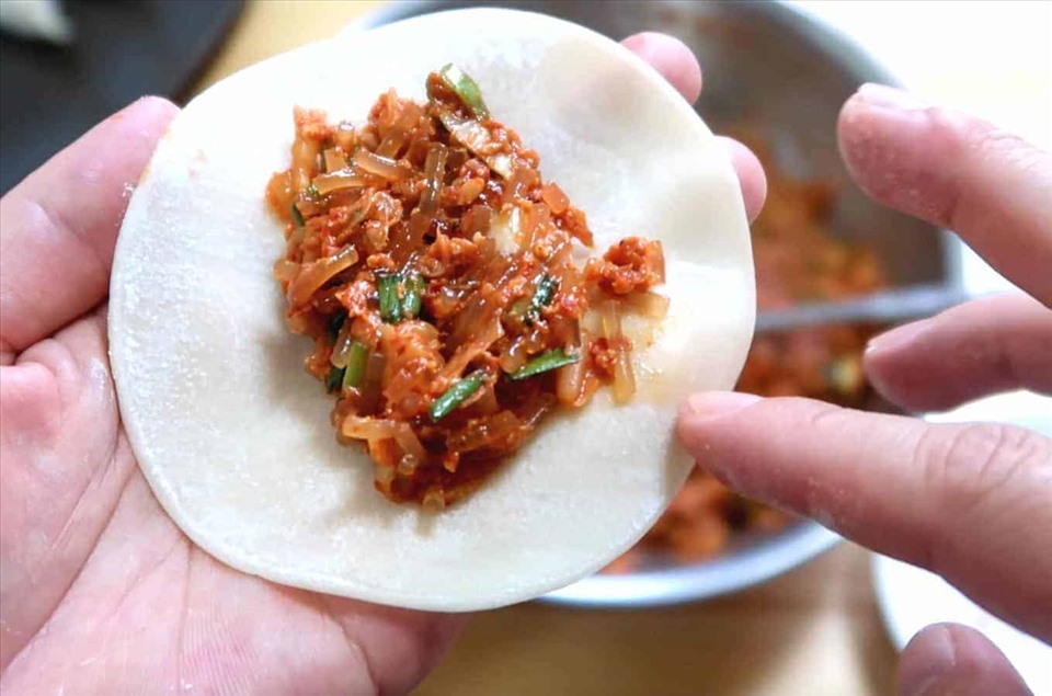 Cách Làm Món Bánh Xếp Mandu Hàn Quốc Nhân Thịt Heo Chiên Nước của Dory