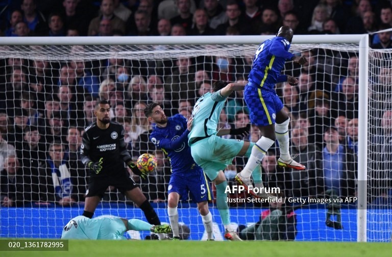 Đón tiếp Brighton trên sân nhà sau màn ngược dòng trước Aston Villa, Chelsea hướng đến sự phục hồi khi Romelu Lukaku ghi bàn mở tỉ số ở phút 28. Tiền đạo người Bỉ có bàn thắng thứ hai trong 2 trận liên tiếp.