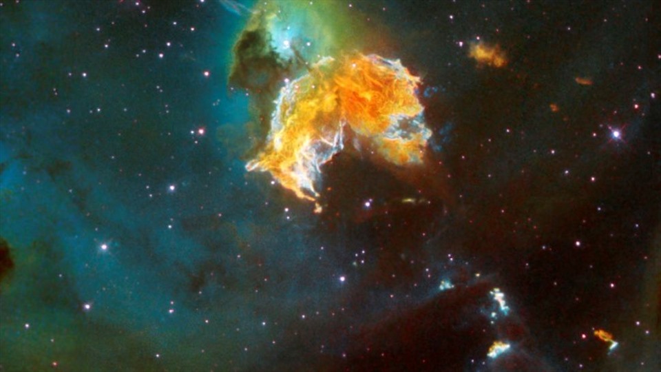 Tàn dư siêu tân tinh N 63A mang một nét tương đồng kỳ lạ với Pac-Man. Ảnh: NASA/ESA/HEIC and The Hubble Heritage Team