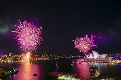 Thị trưởng Sydney cho hay, đội phụ trách lễ hội pháo hoa đã dành hơn 8 ngày để đưa từng quả pháo hoa vào vị trí để phóng. Ảnh: Website thành phố Sydney