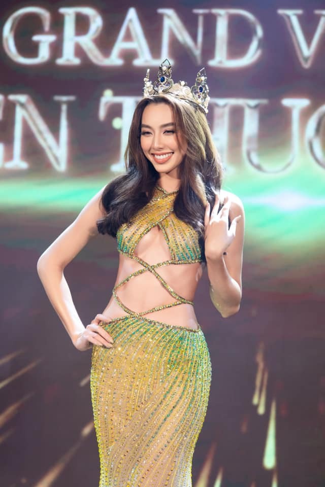 Đại diện Việt Nam Nguyễn Thúc Thùy Tiên đã chính thức hé lộ bộ đầm dạ hội mà cô sẽ diện trong đêm chung kết Miss Grand International 2021 có tên “The Crown Dress - Giấc mơ vương miện“. Ảnh: NVCC