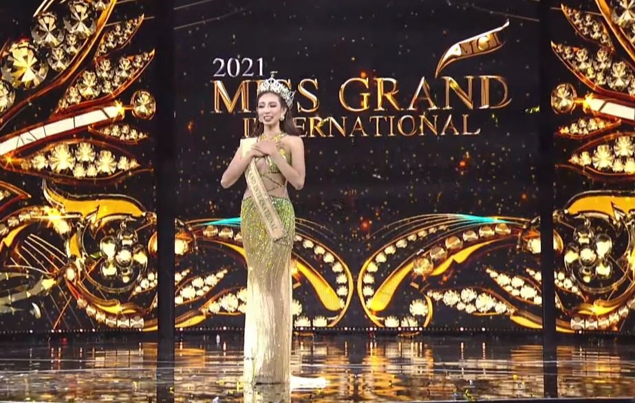 Thuỳ Tiên đăng quang Hoa hậu Hoà bình Quốc tế 2021. Ảnh: CMH