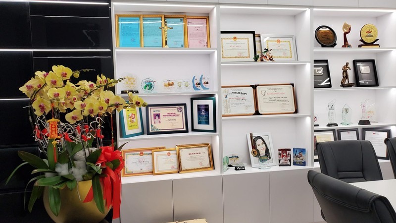 Đây là không gian vợ chồng Việt Hương thường cùng bạn bè tổ chức ăn uống quây quần bên nhau.