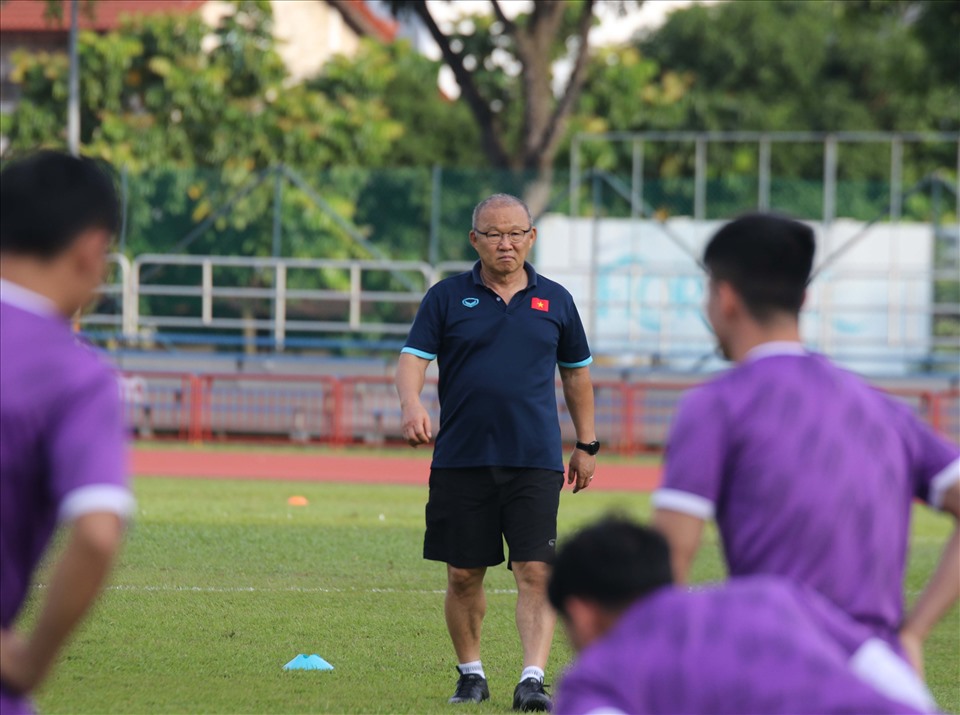 Huấn luyện viên Park Hang-seo dễ dàng toan tính về nhân sự ở trận đấu với Lào. Ảnh: VFF
