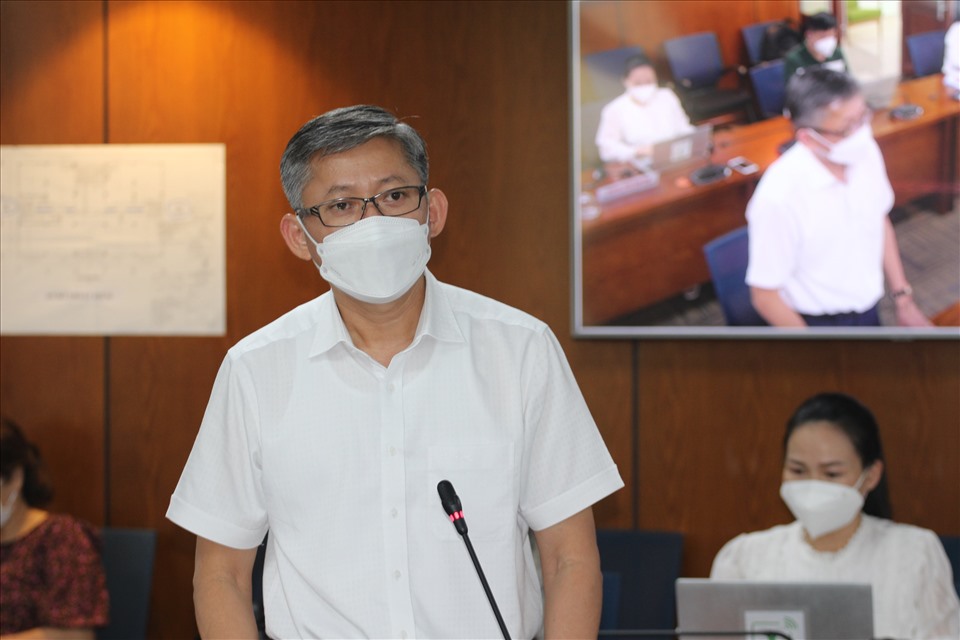 Ông Dương Trí Dũng - Phó Giám đốc Sở GDĐT TPHCM thông tin tại họp báo chiều 6.12. Ảnh: Thành Nhân