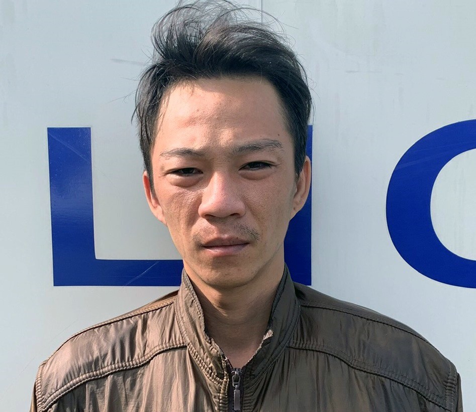 Dương Văn Toàn, đối tượng bị bắt về hành vi làm giả thẻ điện thoại di động. Ảnh: HT
