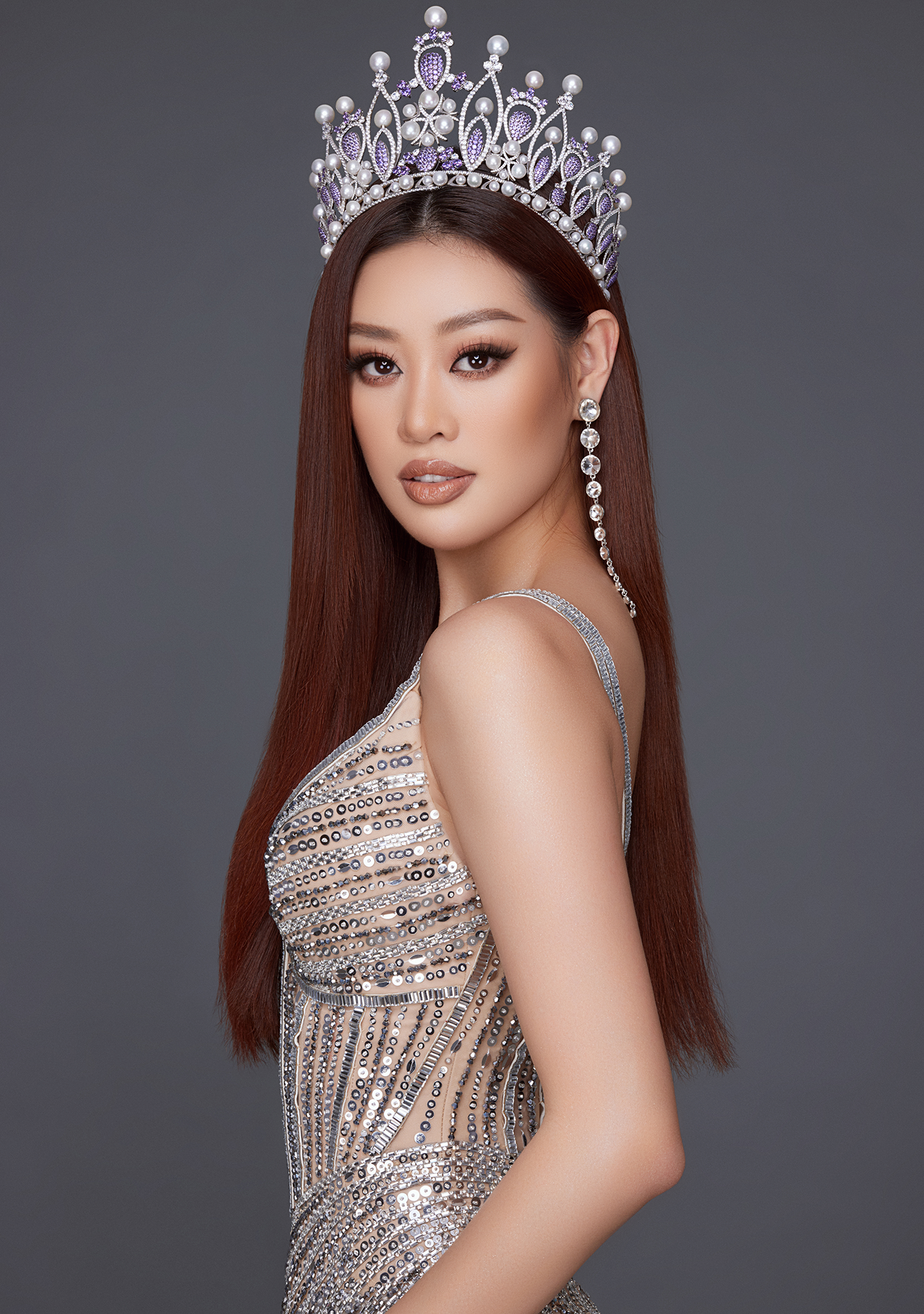 Đồng thời, Hoa hậu Khánh Vân cũng là người đẹp đầu tiên 2 lần giành được giải thưởng “Người đẹp Áo dài” ở Hoa hậu Hoàn vũ Việt Nam 2015 và 2019. Ảnh: Nguyễn Long.