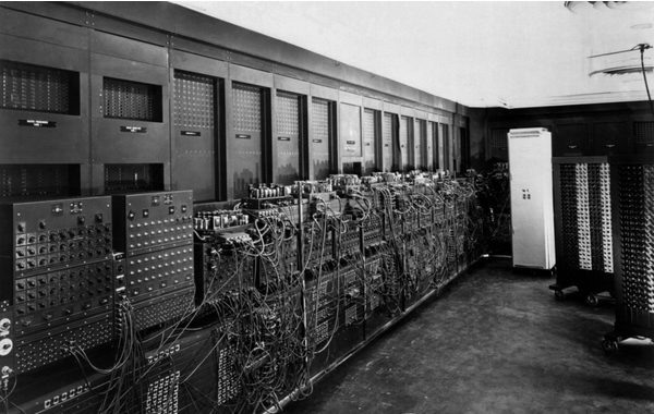 Hệ thống máy tính và tích hợp số điện tử (ENIAC) - 1946. Ảnh: Đại học Pennsylvania