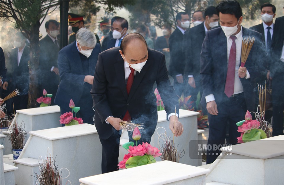 Nghĩa trang liệt sỹ Vị Xuyên là nơi an nghỉ của hơn 1.700 liệt sỹ đã anh dũng chiến đấu hy sinh trong cuộc chiến bảo vệ biên giới phía Bắc và các liệt sỹ thuộc 32 tỉnh, thành từ Bình Trị Thiên trở ra.