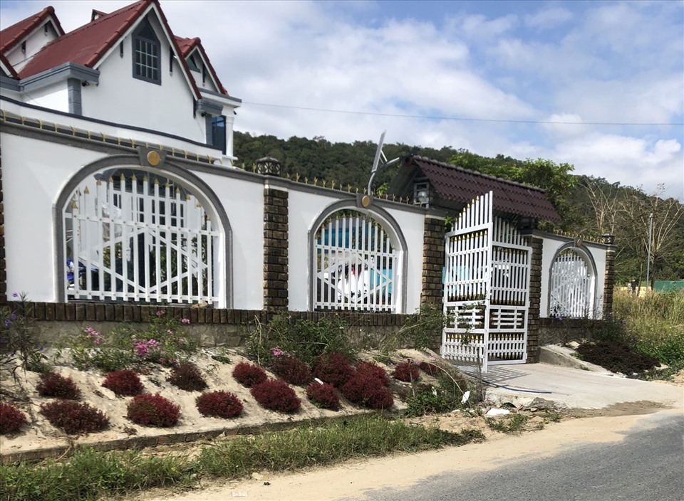 Căn nhà đồ sộ của Kim Anh tại thôn Đa Gu Ri, xã Đa Mi, huyện Hàm Thuận Bắc (Bình Thuận).