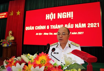 Phó Chính ủy Quân chủng Hải quân Đỗ Văn Yên. Ảnh BQP