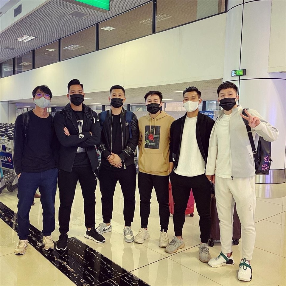 Các cầu thủ Hoàng Anh HGia Lai trở về quê đón Tết. Ảnh: FBNV
