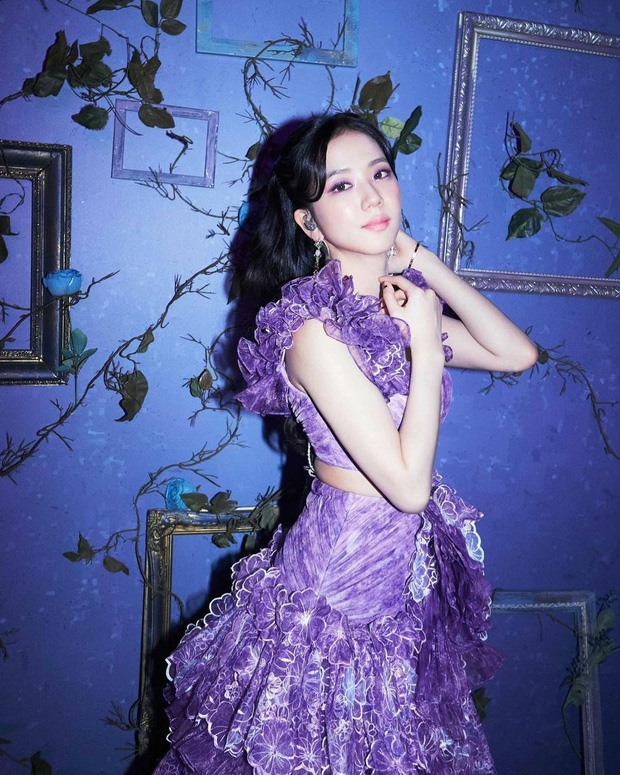 “Hoa hậu Hàn Quốc” gây điểm nhấn với vẻ đẹp ngọt ngào, hoàn hảo. Các fan như “ngừng tim” trước dáng vẻ trong trẻo, dịu dàng của cô. Ảnh: IG