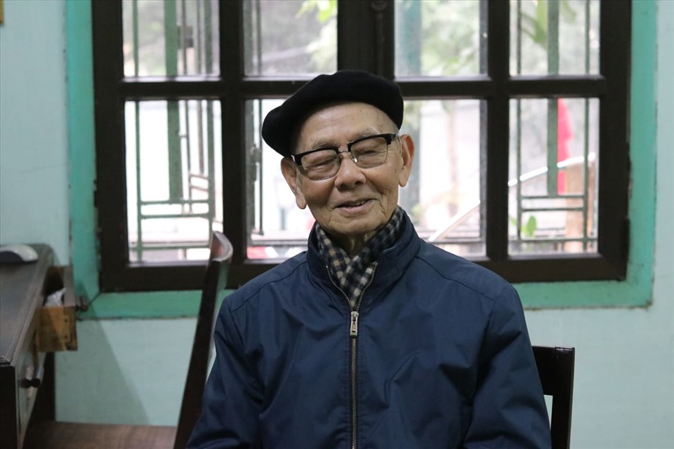Cựu tù Hỏa Lò Đỗ Đăng Long tâm sự với phóng viên Lao Động.