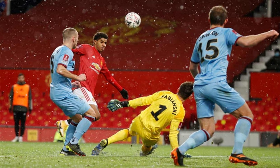 West Ham lần thứ tư trong thế kỷ 21 bị Man United loại ở FA Cup, trong khi Marcus Rashford có trận thứ 250 trong màu áo Quỷ đỏ. Ảnh: AFP