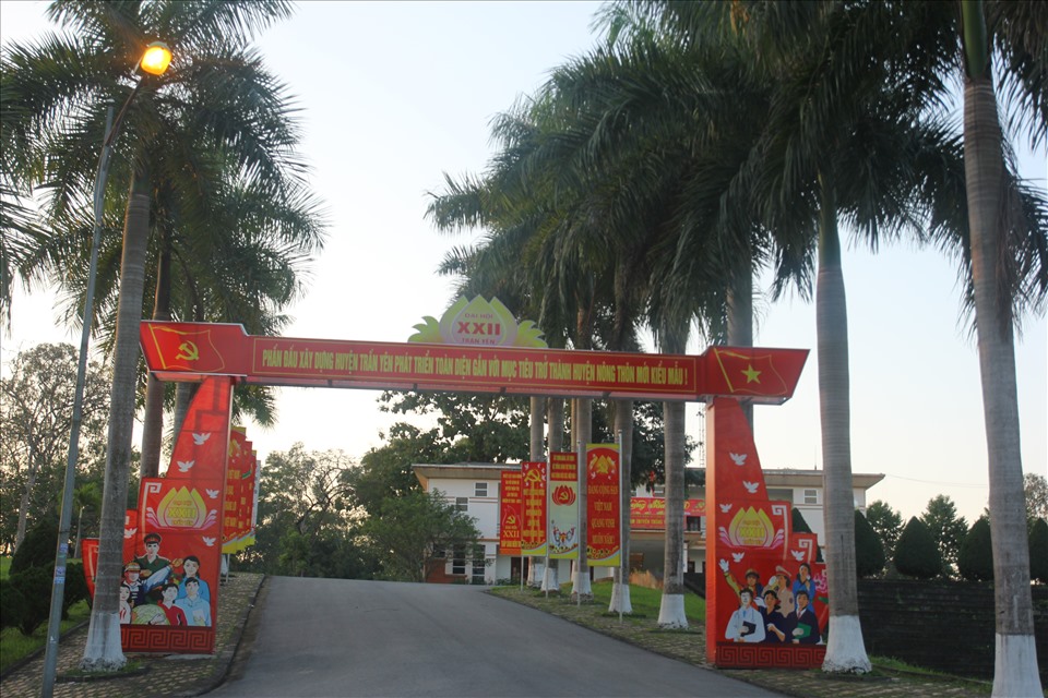 Những khẩu hiệu khẳng định được mục tiêu phấn đấu của huyện Trấn Yên trong những năm sắp tới.