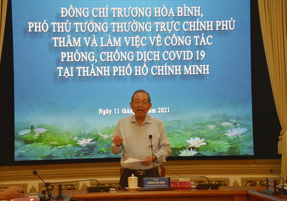 Phó Thủ tướn Thường trực Chính phủ Trương Hòa Bình phát biểu chỉ đạo tại buổi làm việc với Ban chỉ đạo phòng, chống dịch COVID-19 TPHCM.