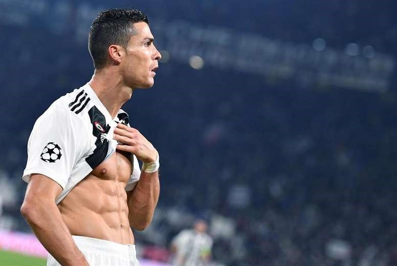 10. Cristiano Ronaldo (Juventus): 4 bàn thắng