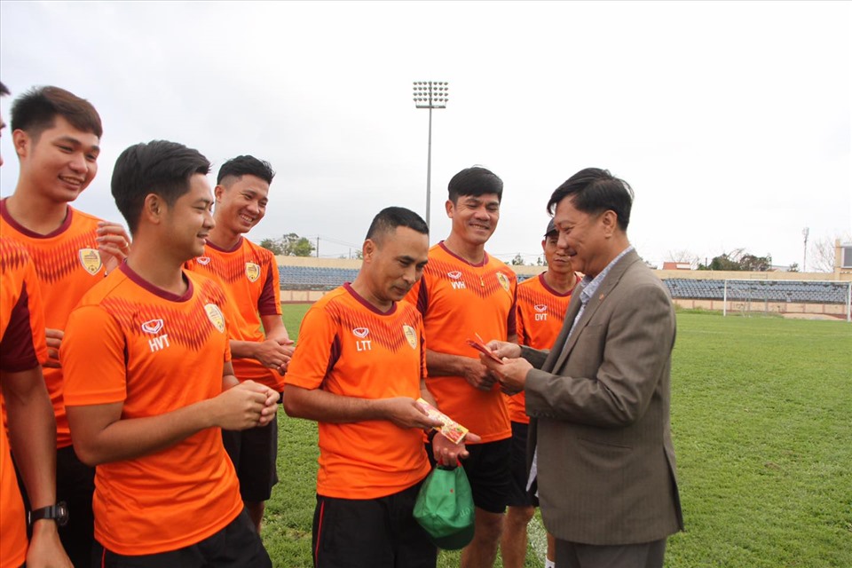 Chiều 18.2, câu lạc bộ Quảng Nam đã tập trung chuẩn bị cho mùa giải hạng Nhất 2021. Ảnh: QNFC