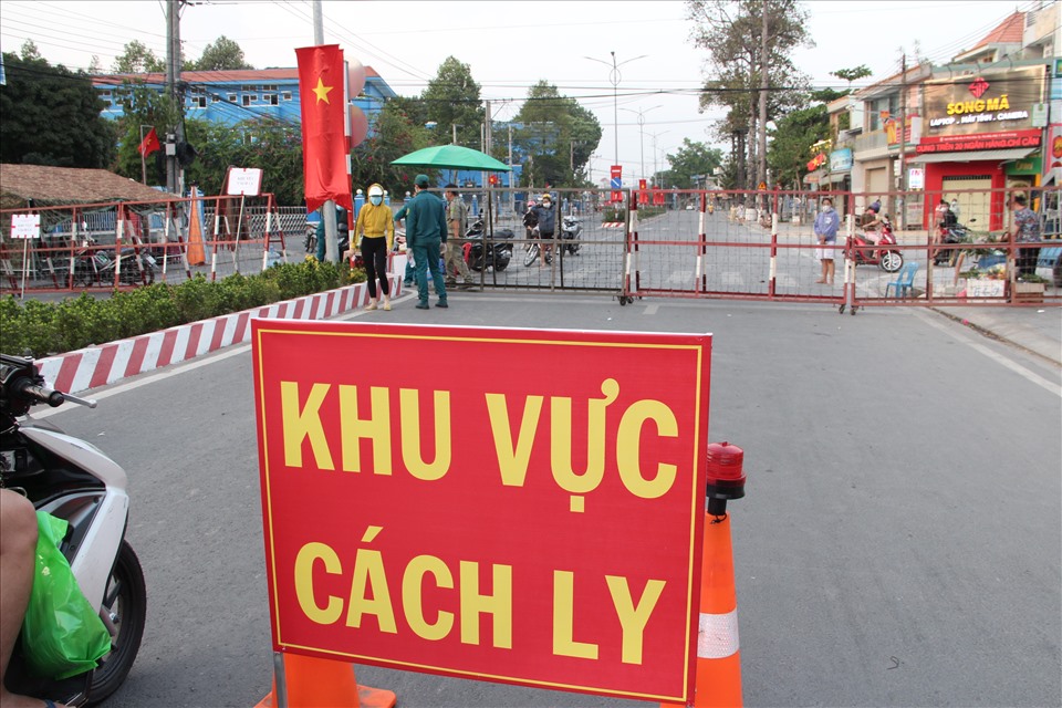 Khu vực cách ly phong tỏa đang được mở rộng. Ảnh: Đình Trọng