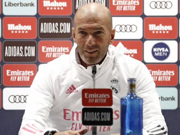 Zinedine Zidane quá vất vả trong việc xoay sở đội hình ở mùa giải 2020-21. Ảnh: Real Madrid