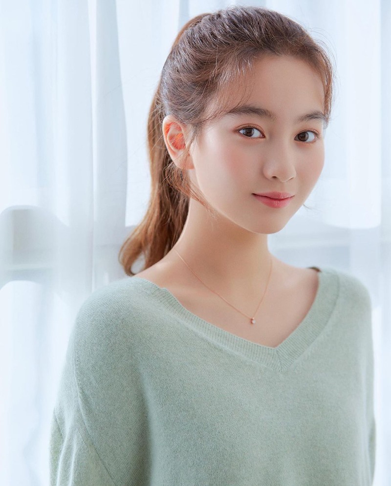 Cô bé được dự đoán là mỹ nhân thế hệ mới của màn ảnh Hàn trong tương lai nhờ nhan sắc ngọt ngào. Ảnh: YG Ent.