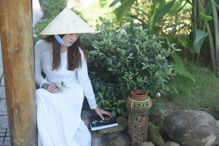Chủ nhân Thung Dó là nhà văn trẻ Trác Diễm, công tác tại Hội Văn học nghệ thuật tỉnh Quảng Bình.