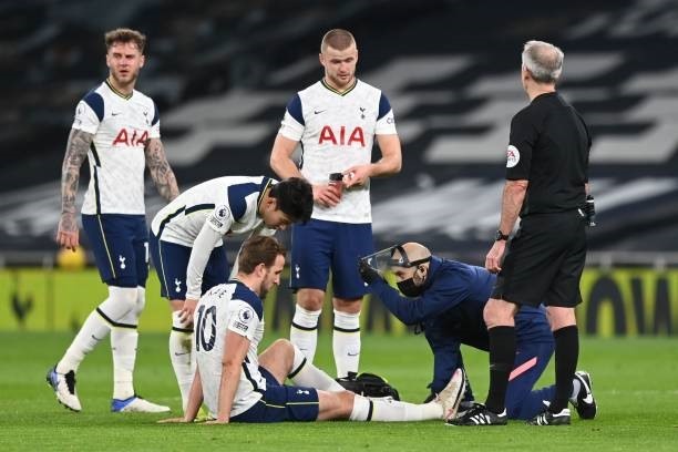 Lối chơi tập trung vào 2 ngôi sao Kane và Son đang đẩy Tottenham rơi vào thế khó. Ảnh: AFP