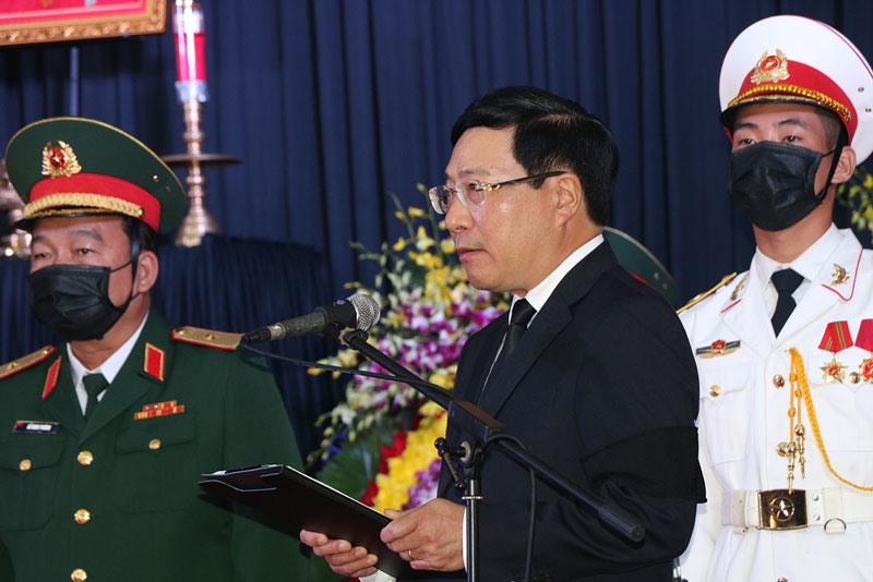 Phó Thủ tướng Phạm Bình Minh đọc Điếu văn tại Lễ Truy điệu. Ảnh: BTC.