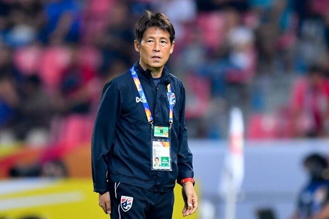 Huấn luyện viên Akira Nishino đang bị đồn sẽ chia tay tuyển Thái Lan. Ông cũng đã chia tay 1 trợ lý trong thời gian qua. Ảnh: FAT.