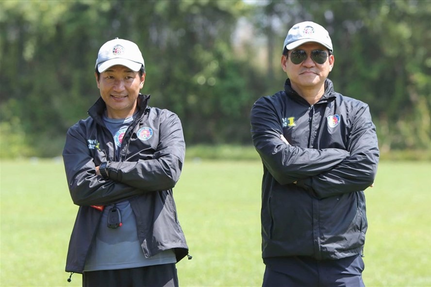 Huấn luyện viên Vũ Tiến Thành (phải) nhận nhiệm vụ quan trọng tại PVF. Ảnh: CLB Sài Gòn.