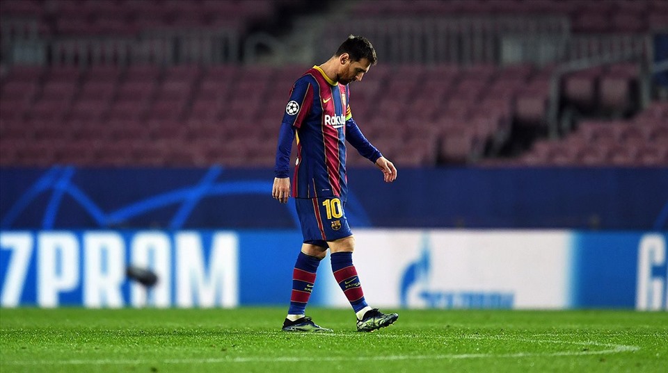 Messi và Barcelona đã thất bại tới 1-4 trước PSG trên sân nhà. Ảnh: Champions League.