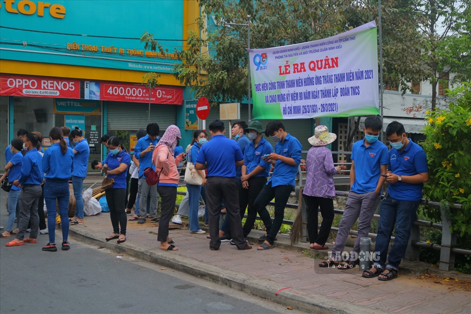Năm nay quận đoàn Ninh Kiều - Đoàn thanh niên công an Thành phố Cần Thơ phối hợp phòng tài nguyên thiên nhiên và môi trường quận Ninh Kiều tổ chức lễ ra quân thực hiện công trình thanh niên nhằm hướng ứng tháng thanh niên 2021 và chào mừng kỷ niệm 90 năm ngày thành lập ĐTNCS.